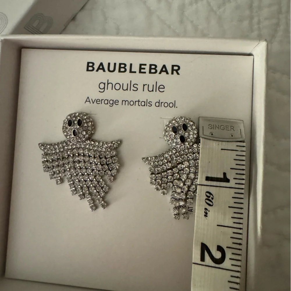 Glass bead ghost earrings!! FUN & FESTIVE๐ป๐ปzoom in for all the design deets!๐ - Picture 3 of 8